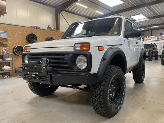 Werkstatt Lada Niva