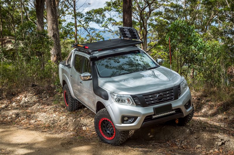 Yakima Dachgepaeckplattform fuer LADA Mitsubishi UAZ Pickup 4x4 Aluminium